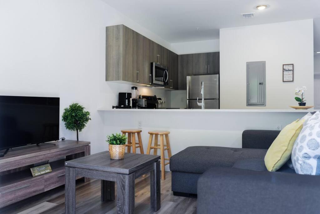 Awesome Townhouse 15 Minutes From The Beach Miami Exterior photo