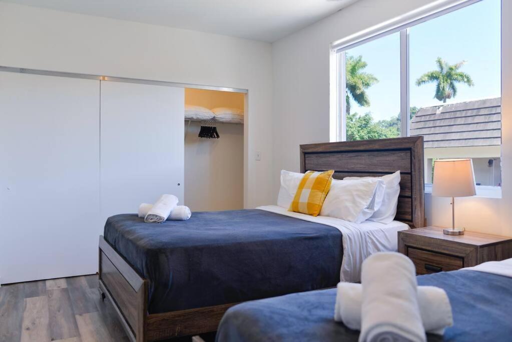 Awesome Townhouse 15 Minutes From The Beach Miami Exterior photo