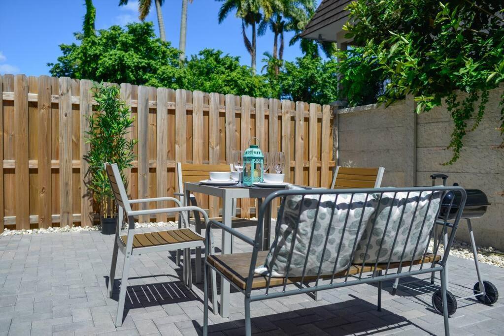 Awesome Townhouse 15 Minutes From The Beach Apartment Miami Exterior photo